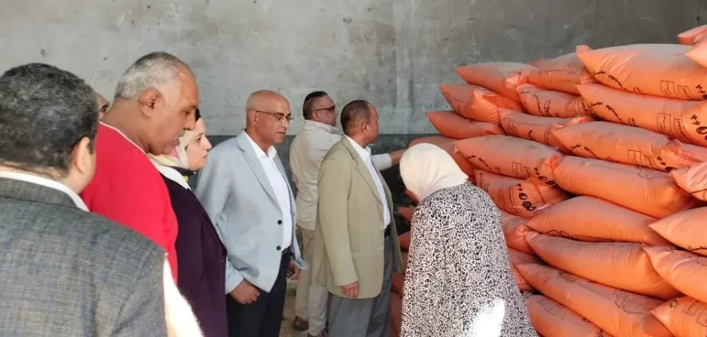 ضبط أسمدة زراعية يكشف مخزنًا سريًا لتسريب الدعم للمخالفين