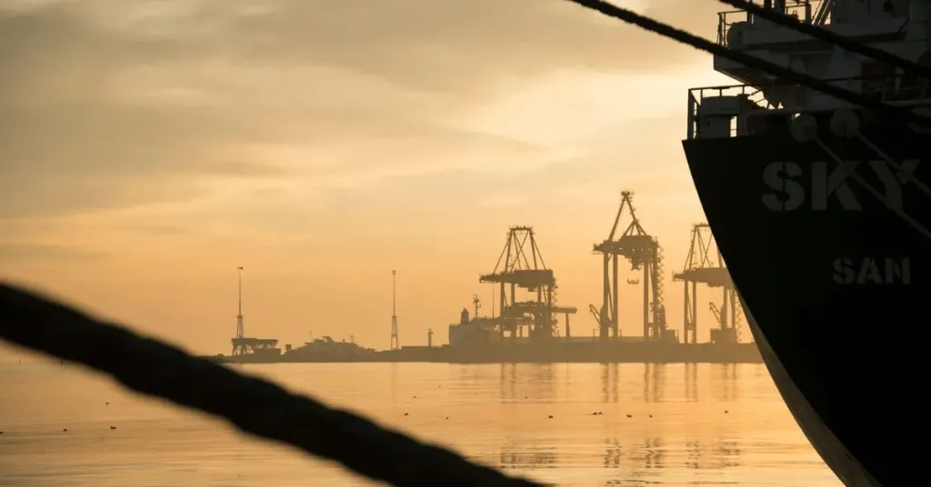 ارتفاع التأمين ضد مخاطر الحرب في موانئ البحر الاسود يربك حركة الشحن