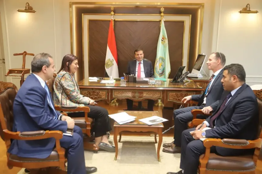 وزير الزراعة يبحث مع «الأغذية العالمى» تطوير مشروعات دعم صغار المزارعين