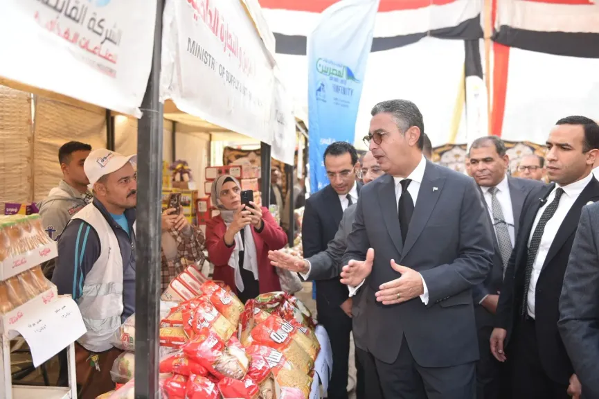 وزير التموين يفتتح سوق ”اليوم الواحد” بالمرج بأسعار مخفضة للمواطنين