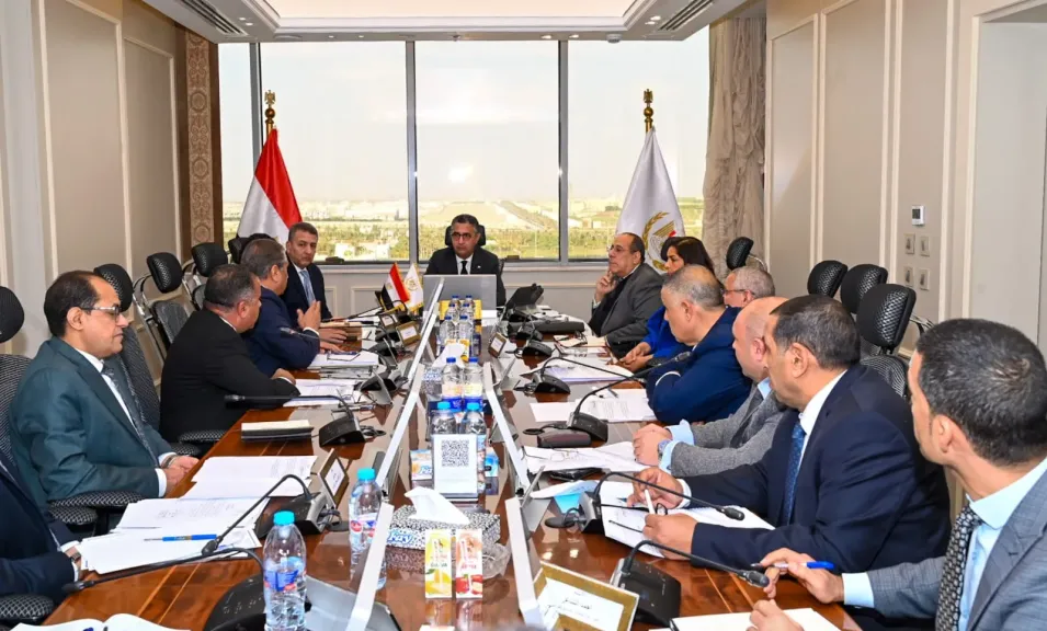 وزير التموين يعقد اجتماعًا مع رؤساء شركات المطاحن لمتابعة سير العمل