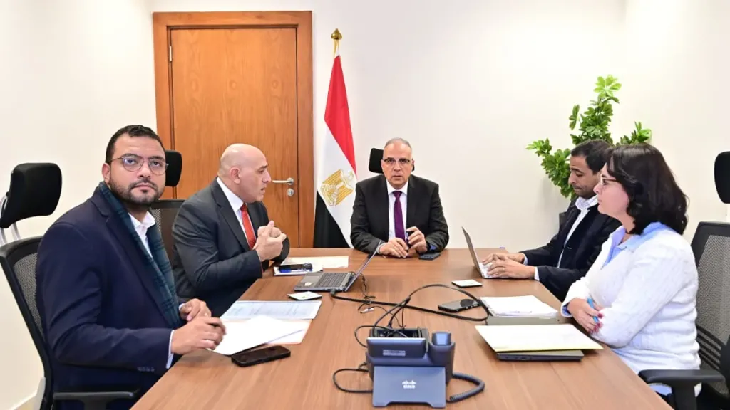 الري تبحث مراعاة تأثيرات تغير المناخ على قطاع المياه فى مصر