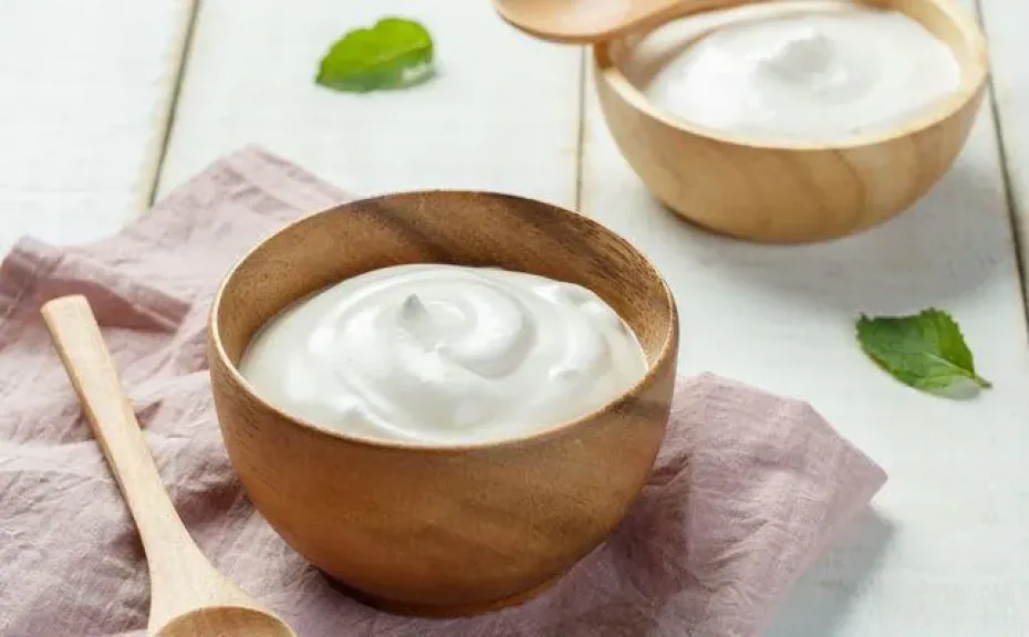 فوائد الزبادي اليوناني الغذائية والصحية الكاملة