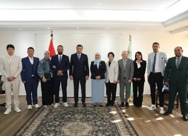 الزراعة تبحث إنشاء مصنع صيني لإنتاج مبيدات الآفات الزراعية