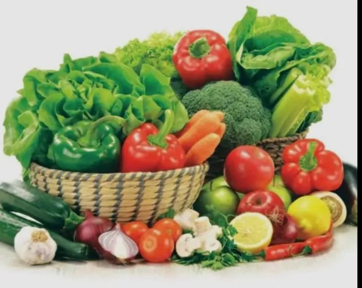 هل الأفضل تناول الخضروات نيئة أم مطهية؟.. التغذية العلاجية تجيب