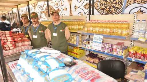 وزير التموين ومحافظ الجيزة يفتتحان سوق «اليوم الواحد» بشارع فيصل