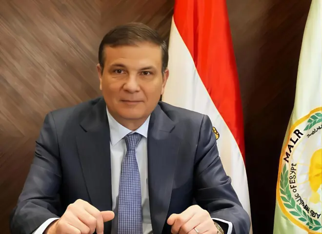 وزير الزراعة يوجه بصرف كامل المقررات السمادية للمحاصيل الشتوية.. فيديو