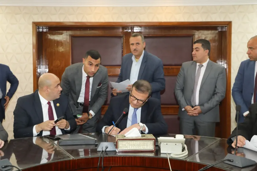 وزير الزراعة يوجه بصرف الأسمدة لمنتفعي الإصلاح الزراعي فوراً دون ربطها بالمديونيات