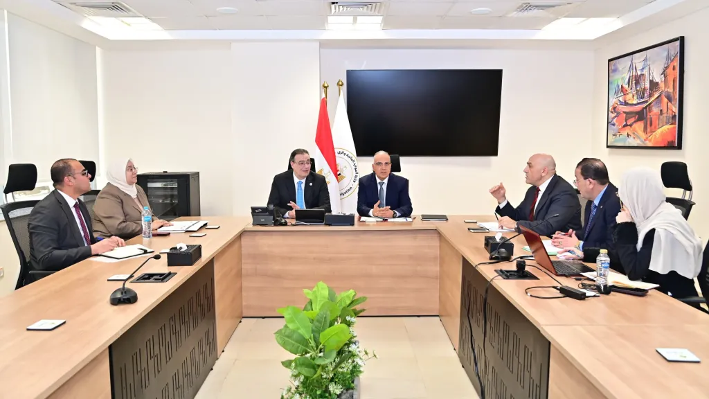 وزير الري ورئيس التنظيم والإدارة يبحثان تطوير الهيكل المؤسسي وسد العجز الوظيفي بالوزارة