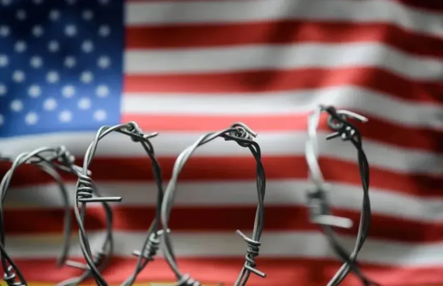 أزمة جرينلاند.. الاتحاد الأوروبي يهدد بفرض رسوم جمركية قاسية على سلع أمريكية