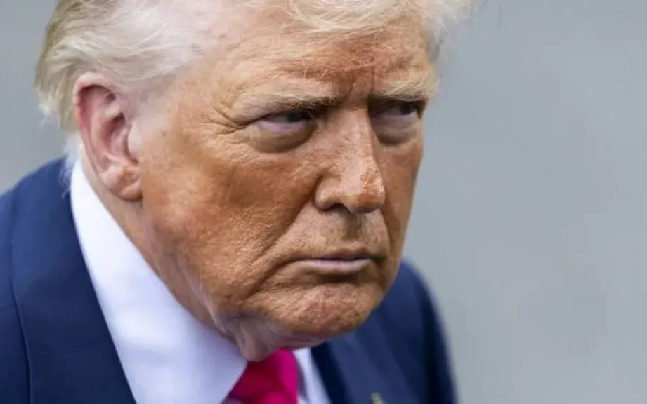 ترامب يهدد بفرض رسوم جمركية على النبيذ الفرنسي