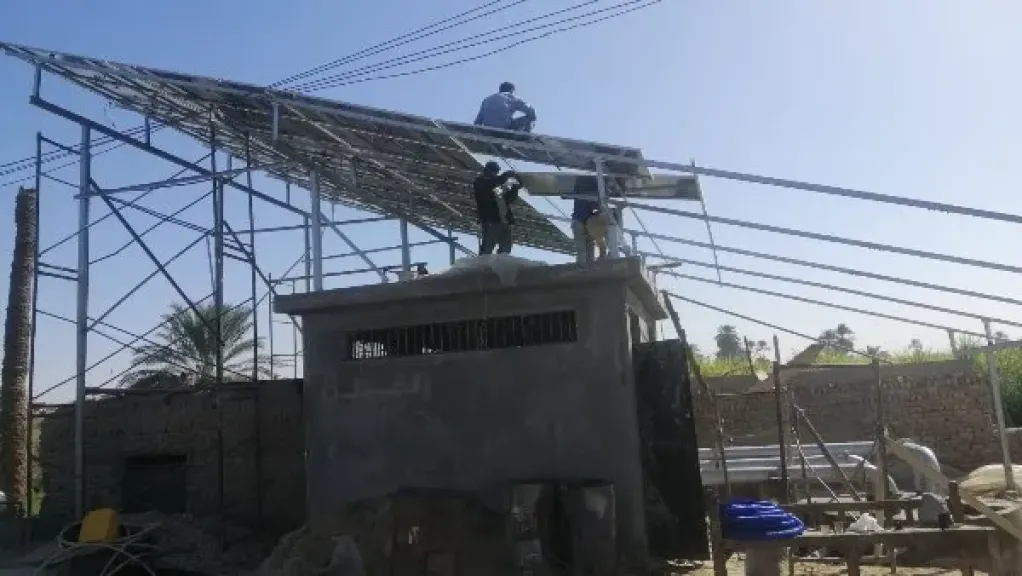 محطات ري تعمل بالطاقة الشمسية لخدمة 160 فدانًا بقنا