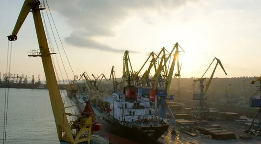 انطلاق أولى شحنات القمح من ماريوبول وسط رقابة روسية