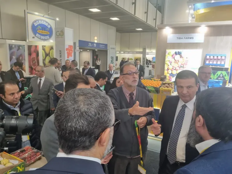 وزير الزراعة يفتتح الجناح المصري بمعرض فروت لوجستيكا ببرلين