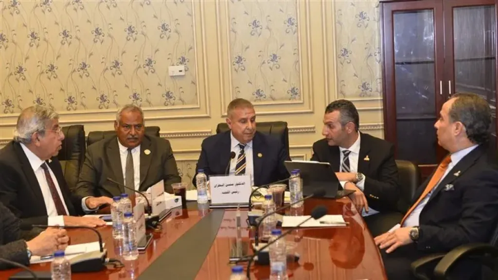 لجنة الزراعة والري بالشيوخ تناقش التغيرات المناخية وورد النيل