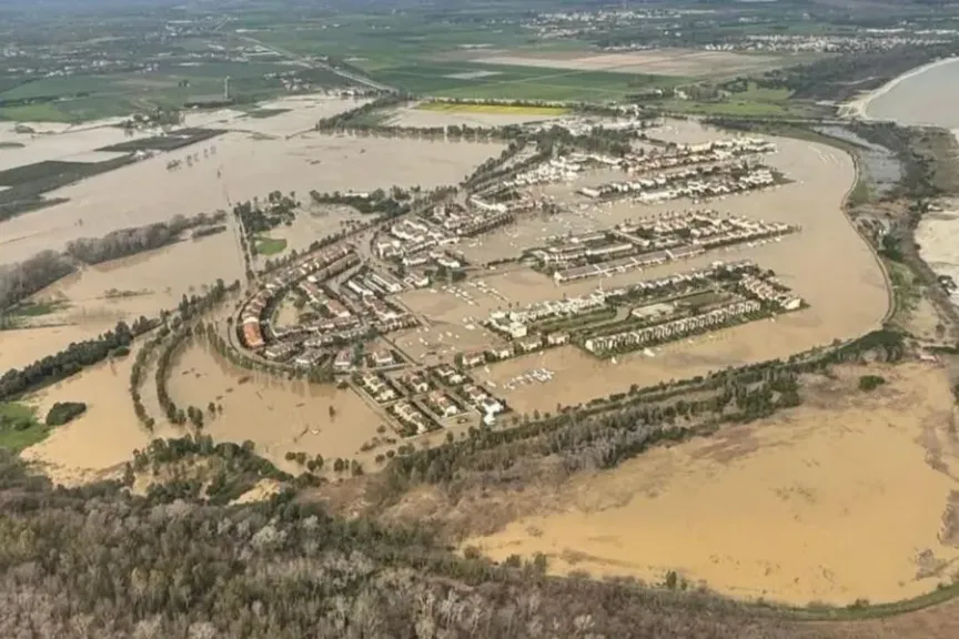 إعصار هاري يغرق جنوب إيطاليا: تدمير 24.7 فدان وتهديد إمدادات الموالح والبصل