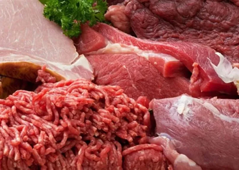 اللحوم الحمراء.. أسعار مرتفعة وتحذير من التسمم الغذائي
