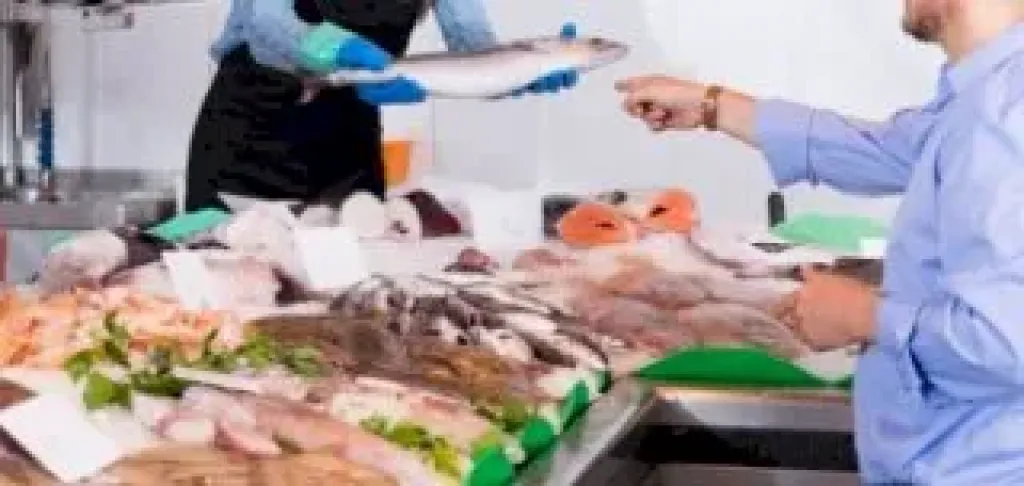 دليلك لاختيار الأسماك الطازجة وتجنب مخاطر التسمم