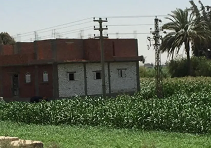 شروط إقامة مسكن خاص لمالك الأرض الزراعية وفق الضوابط القانونية