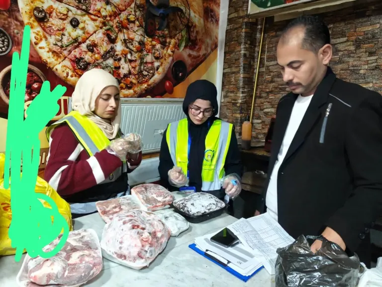 ضبط وإعدام 30 كجم أغذية فاسدة في أسواق بورسعيد