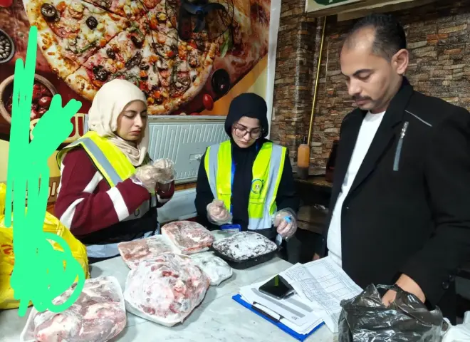 ضبط وإعدام 30 كجم أغذية فاسدة في أسواق بورسعيد