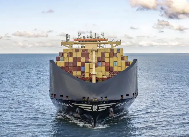 ميرسك تعيد توجيه الحاويات الفارغة بعيدا عن موانئ الخليج