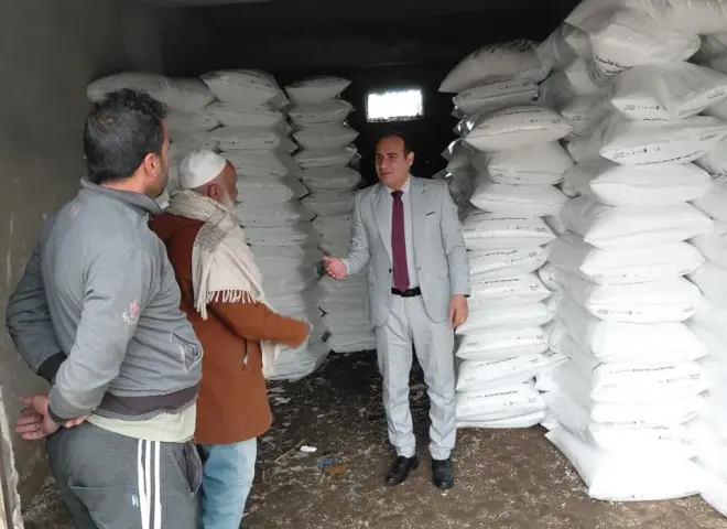 قيادات الزراعة في الحقول لمتابعة منظومة الإنتاج وصرف الأسمدة