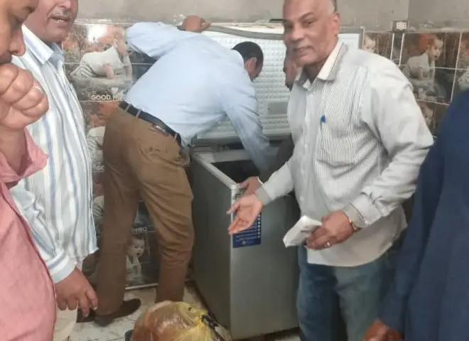 ضبط 90 كجم لحوم فاسدة بمطعم مشهور بقنا