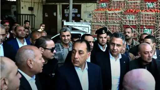 رئيس الوزراء يكشف أسباب ارتفاع أسعار الطماطم