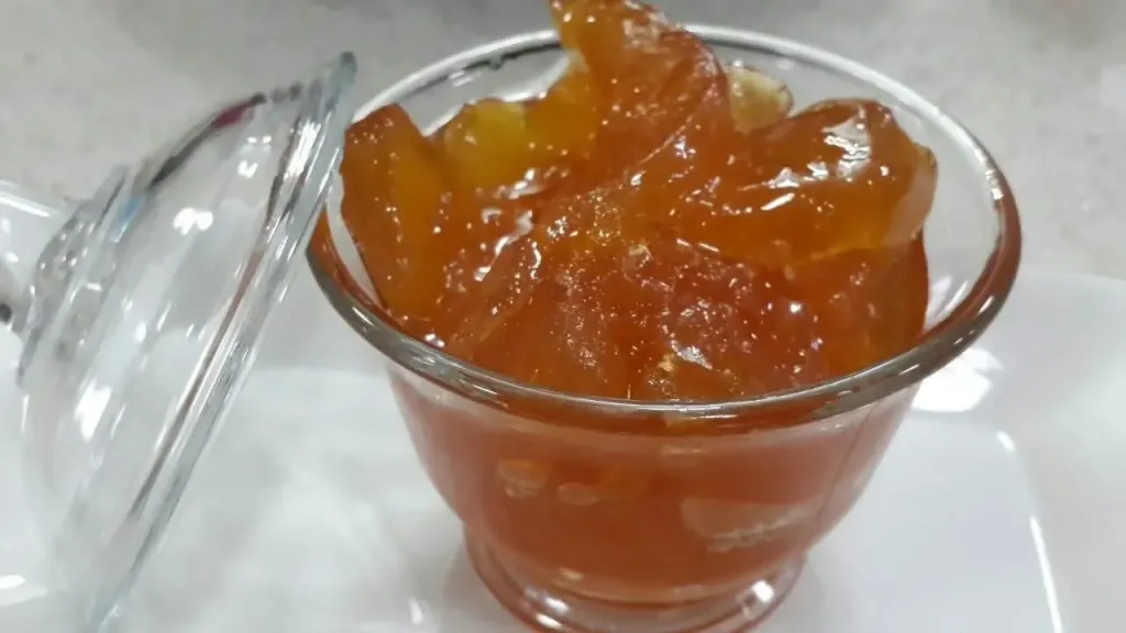 وفق معايير جودة صارمة.. كيف تصنع مربى التفاح في المصانع؟