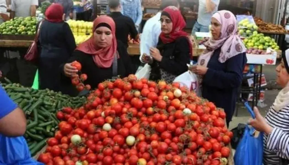 تاجر بسوق العبور: انتهاء أزمة الطماطم وتوقعات بانخفاض الأسعار