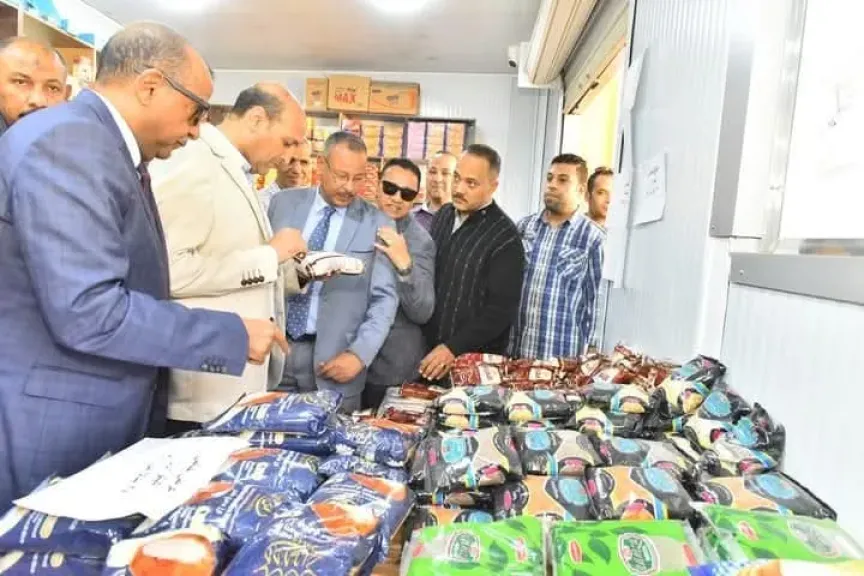 محافظ أسيوط يفتتح معرض السلع الغذائية بأسعار مخفضة 30%