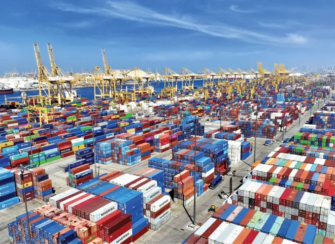 تسونامي الأسعار.. الحصار البحري يشعل تكاليف الشحن العالمي ونقص الوقود يهدد سلاسل الإمداد