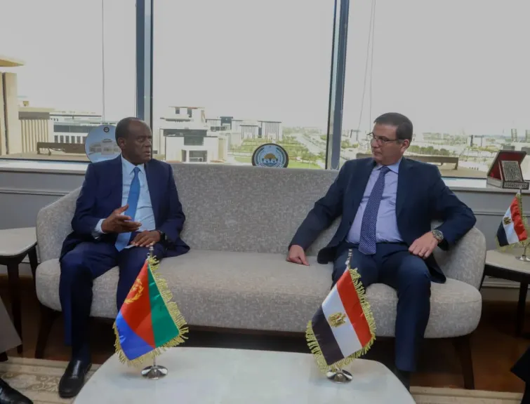 وزير الزراعة ونظيره الاريتري