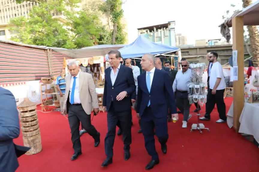 وزير الزراعة يتفقد معرض زهور الربيع ويشيد بالإقبال الجماهيري الكثيف