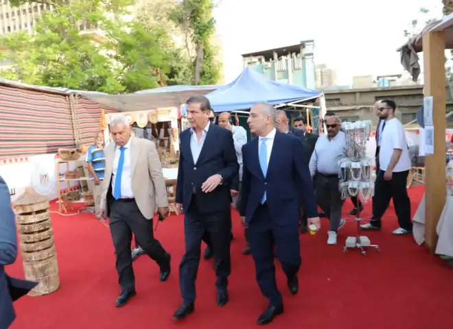 وزير الزراعة يتفقد معرض زهور الربيع ويشيد بالإقبال الجماهيري الكثيف