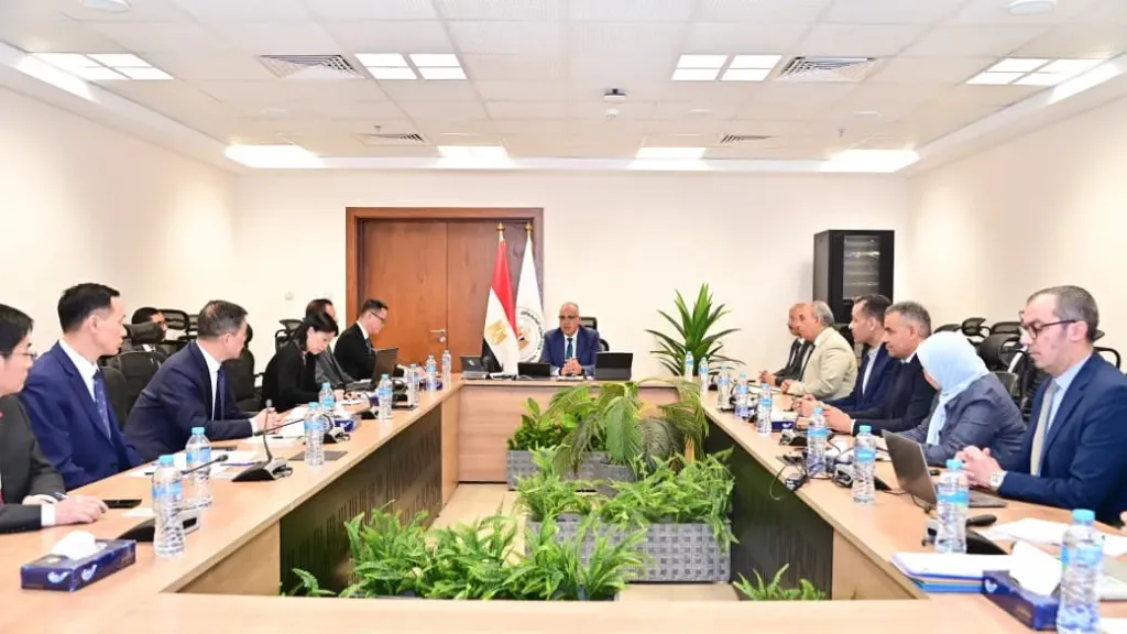 وزير الري يبحث تعزيز التعاون الصين في الإدارة الذكية والرقمنة بقطاع المياه