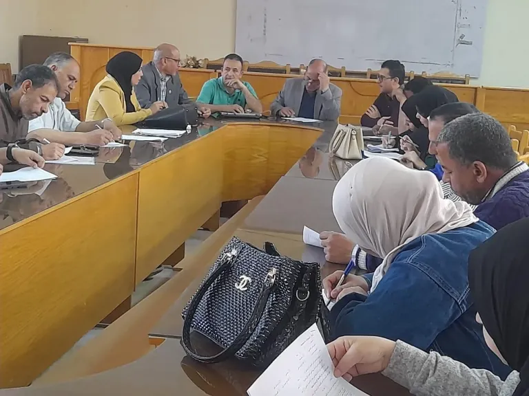 قوافل الزراعات التعاقدية تجوب أسيوط والدقهلية لدعم مزارعي المحاصيل