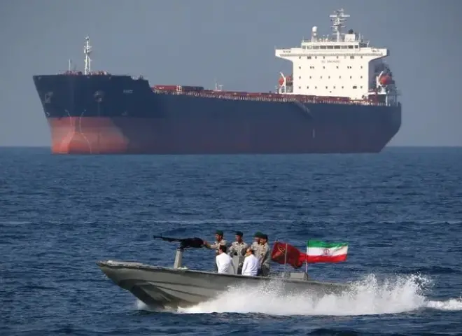 طهران تفرض نظام تصاريح العبور الإلكترونية في مضيق هرمز
