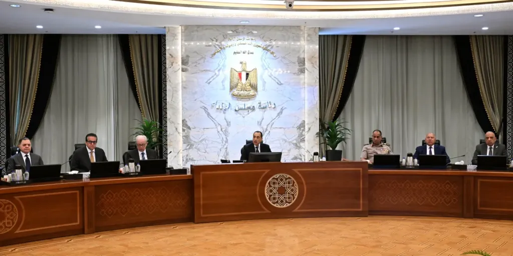الحكومة: توجيهات رئاسية بضرورة تغطية احتياجات الدولة من السلع