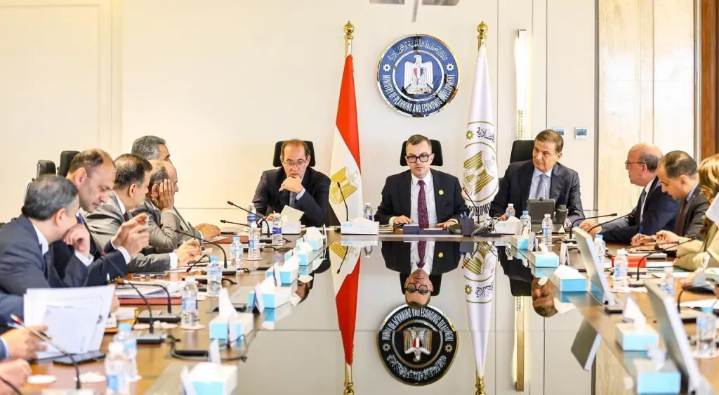 اجتماع تنسيقي بين وزراء الزراعة والتخطيط  والمالية لبحث فض التشابكات المالية