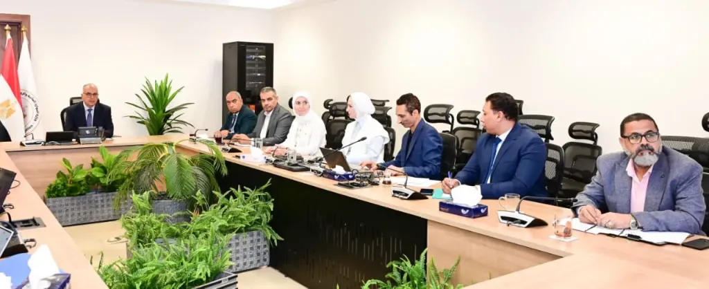 وزير الري يتابع الخطة الشاملة لتطوير مصلحة الميكانيكا والكهرباء ومحطات الرفع على مستوى الجمهورية