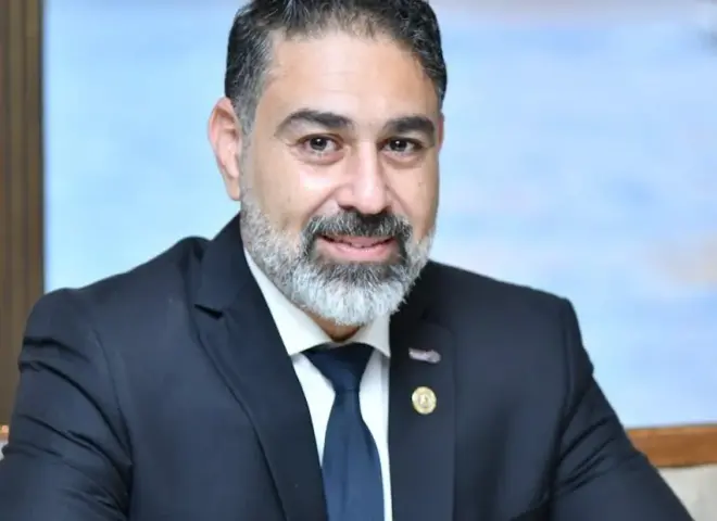 ”البيض المغشوش”.. شائعة تضرب الأسواق بعد تراجع الأسعار.. وشعبة بيض المائدة تكشف الحقيقة