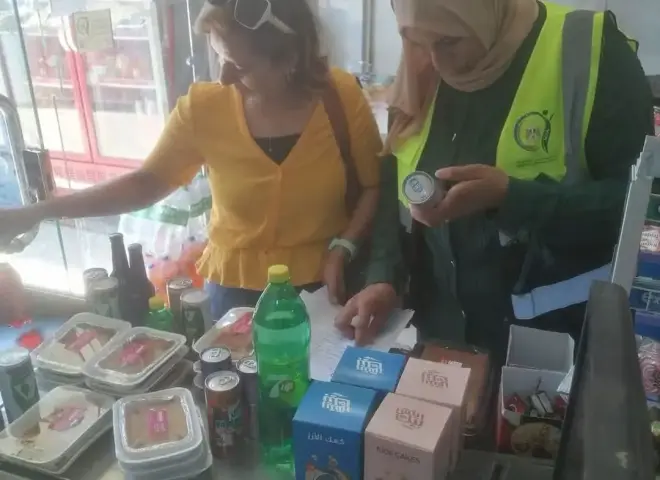 التحفظ على 519 عبوة مشروب طاقة وتحرير 6 محاضر في العاشر من رمضان