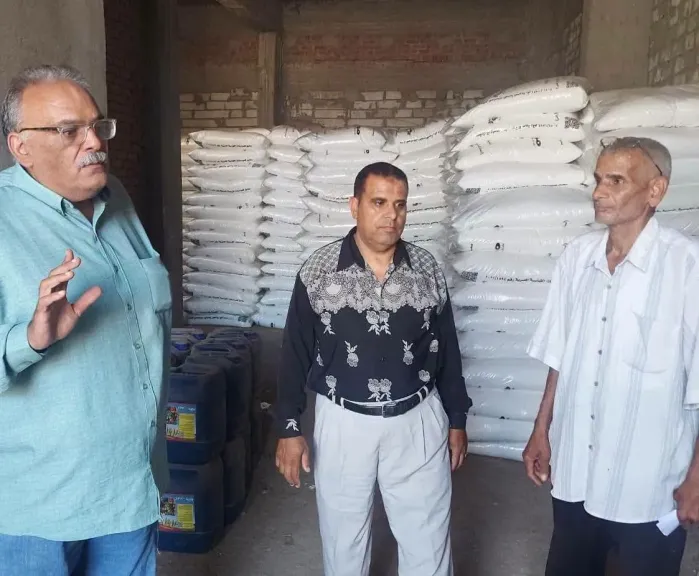 هل تصل الأسمدة لمستحقيها؟ وكيل وزارة الزراعة بالمنوفية يجيب بجولة ميدانية مفاجئة