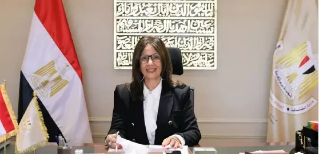 احتراما لأحكام القضاء.. وزيرة الثقافة تتقدم باستقالتها لرئيس مجلس الوزراء