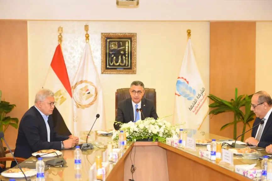 وزير التموين يتابع تطوير «القابضة الغذائية» ويؤكد جاهزية المخزون الاستراتيجي