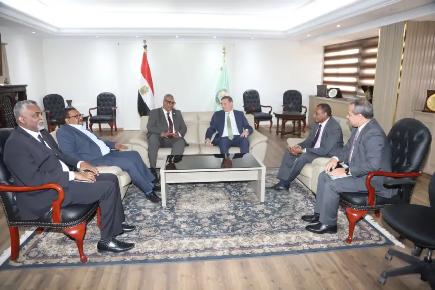 وزير الزراعة يبحث مع نظيره السوداني ومدير ”المنظمة العربية” ملفات التكامل والأمن الغذائي