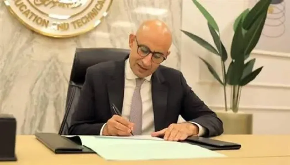 وزير التعليم يعتمد نتيجة الثانوية العامة بنسبة نجاح 75.1% للنظام الجديد و 72.1% للقديم