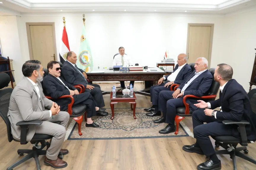 وزير الزراعة يبحث سبل تطوير صناعة الدواجن ودعم المربين وفتح أسواق للتصدير